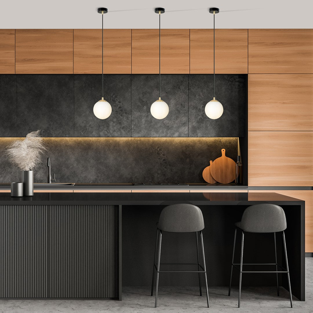 ROYAL Pakabinamas šviestuvas Black, gold 1 - interjere
